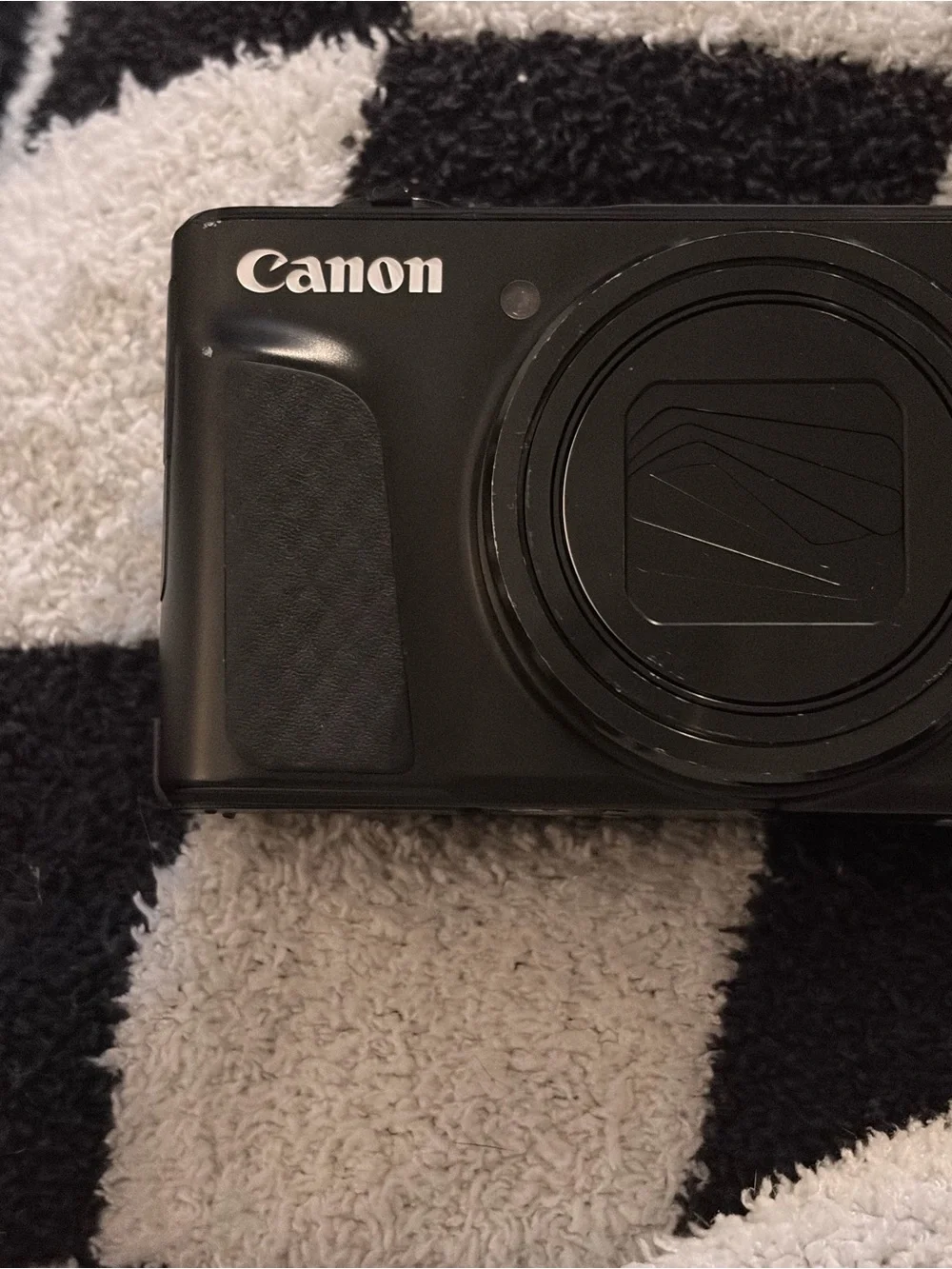 Canon PowerShot SX740 HS Digital Camera in Black